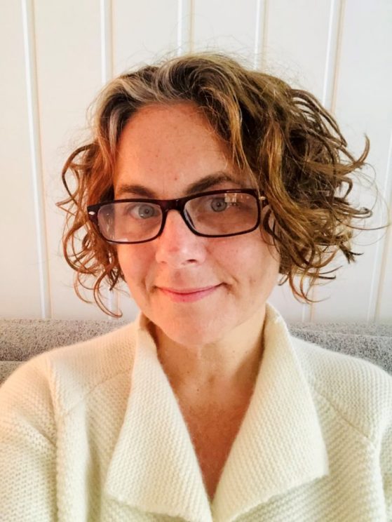 Inés, 51 años — Recepcionista